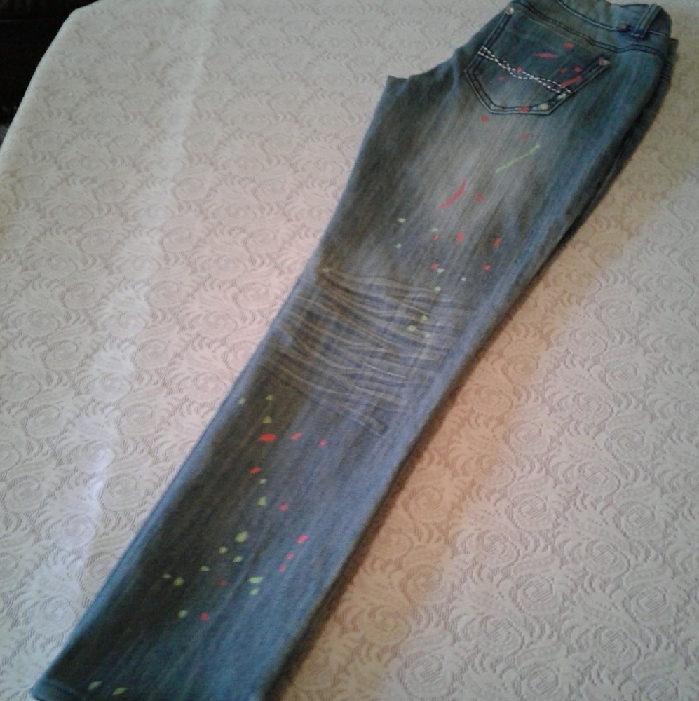 🌺 Almost Famous Paint Splatter Skinny Jeans - Picture 4 of 5
